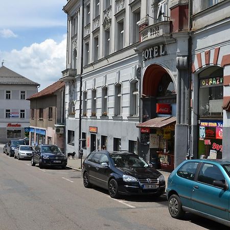 Hotel Posta Benesov (Central Bohemian) Exterior foto